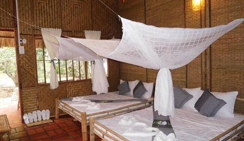 Habitación triple, vistas al jardín