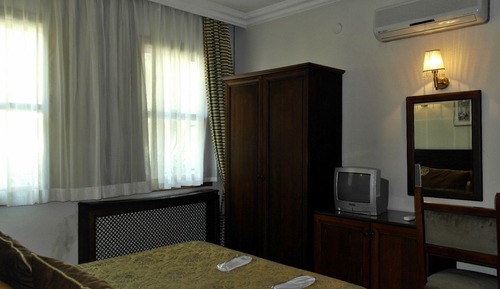 Habitación económica con 1 cama doble o 2 individuales