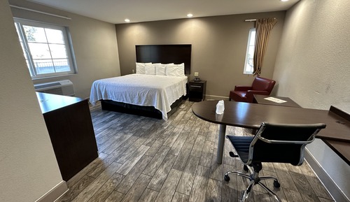 Habitación superior, 1 cama de matrimonio grande (Smoke Free)