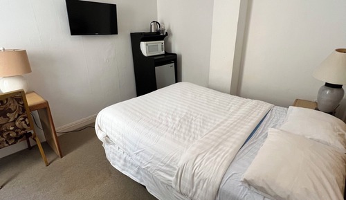 Habitación económica, baño compartido