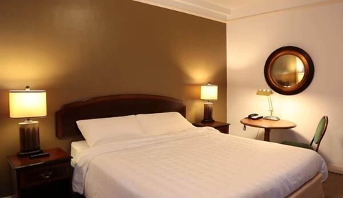 Habitación superior, 1 cama de matrimonio grande, baño privado