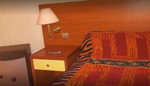 Habitación clásica con 2 camas individuales