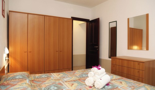 Apartamento, 1 habitación, entresuelo