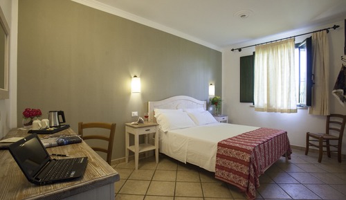 Habitación clásica doble, 1 habitación, baño privado, vistas al jardín