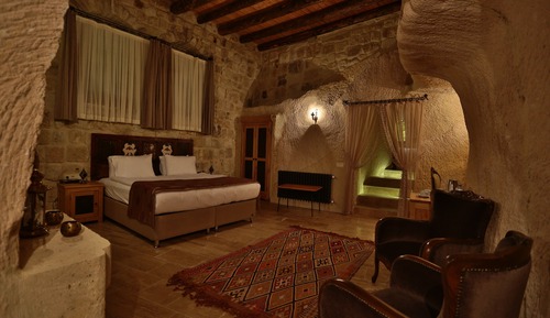 Presidential Cave Suite