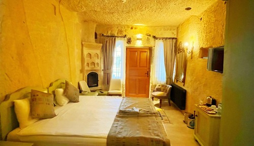 Standard Cave Room