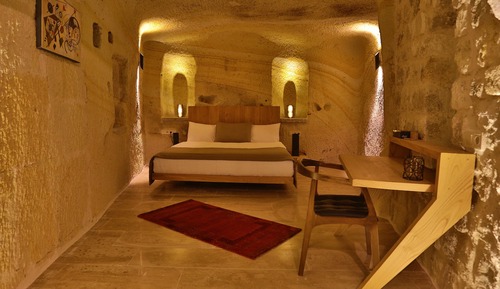 Premium Honeymoon Cave Suite
