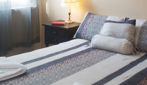 Habitación económica, 1 cama doble, baño compartido