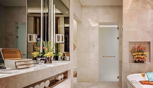 JOAQUIM SUITE, Club Millésime Access, 1 King Bed, Heritage View, High Floor