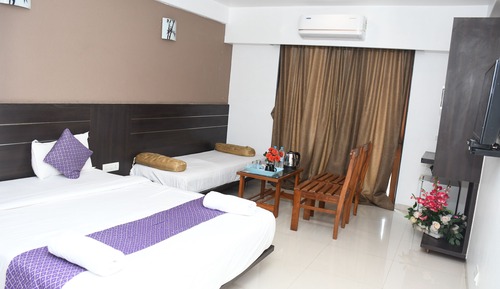 Habitación Royal doble, 1 cama doble, vistas a la piscina