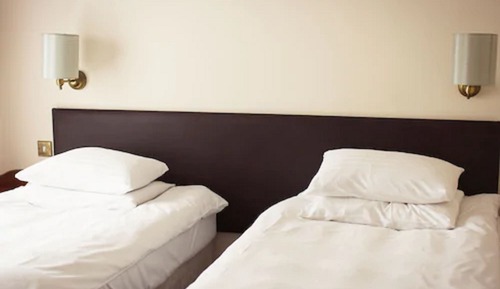 Habitación con 2 camas individuales