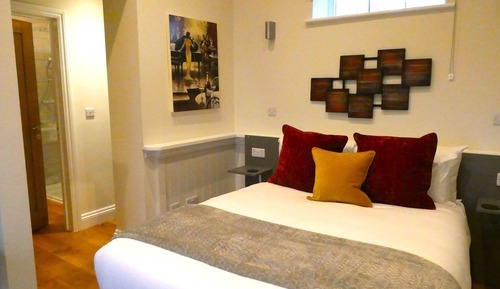 Habitación estándar doble, baño privado (Ground Floor Double)