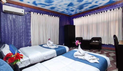 Habitación superior con 1 cama doble o 2 individuales