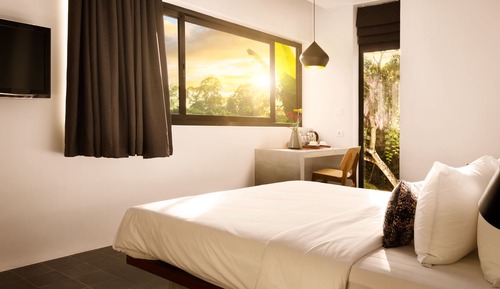 Suite, balcón (Free Pickup + 1 Time Set Lunch + 50%)