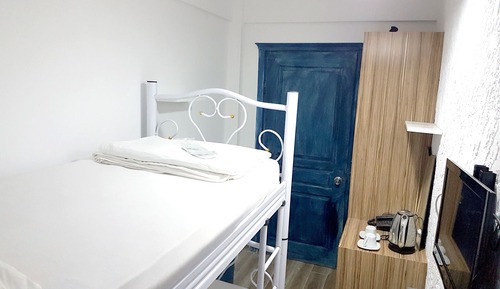 Dormitorio compartido económico, 1 habitación, baño compartido, junto a la playa