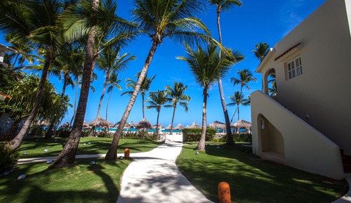 Los Corales Villas Beachfront Junior Suite
