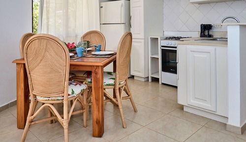 Los Corales Moonstar Superior Beachfront Suite