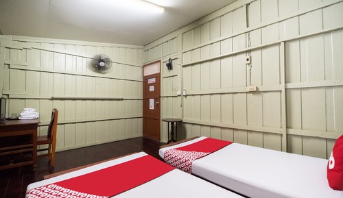 Premium Twin Room, Shared Bathroom