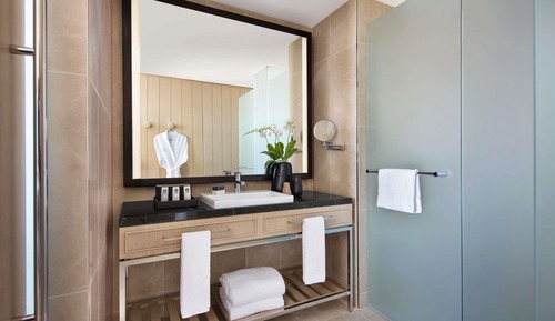 Habitación superior, 1 cama de matrimonio grande (Premium Bath, Darling Harbour View)