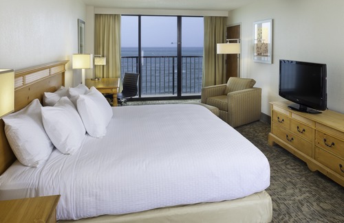 Atlantic Beach Hotel | DoubleTree by Hilton Atlantic Beach Oceanfront