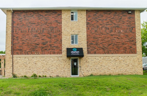 Bettendorf Hotel | Clarion Pointe