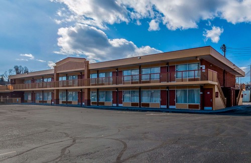 Luray Hotel | Quality Inn