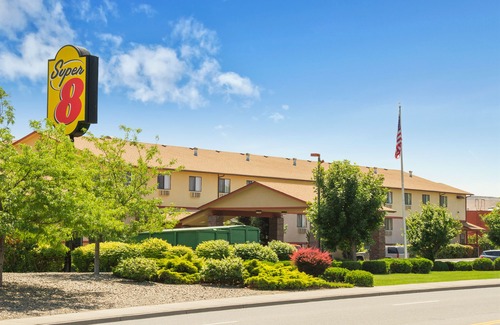 Tri-Cities Hotel | Super 8 by Wyndham Kennewick