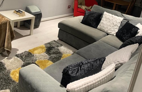 Haughton-le-Skerne Casa | Stylish Darlington Townhouse w private garden, 3 Beds & Near Town Centre