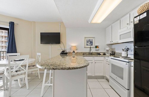 Daytona Beach Shores Condominio | Seahorse Suite 907 at Sunglow Resort
