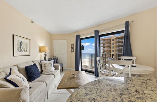 Daytona Beach Shores Condominio | Seahorse Suite 907 at Sunglow Resort