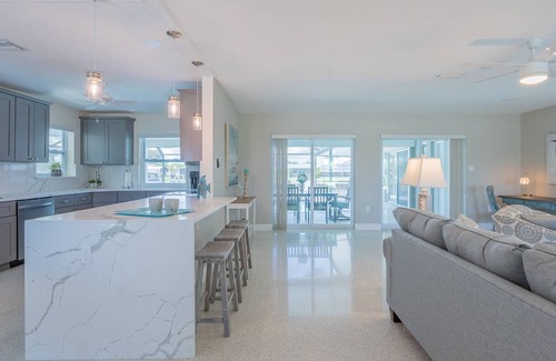 Port Charlotte - Charlotte Harbor Casa | Gorgeous Newly Renovated Modern Home! Dock, Direct Access to Charlotte Harbor! Fisherman's Delight!