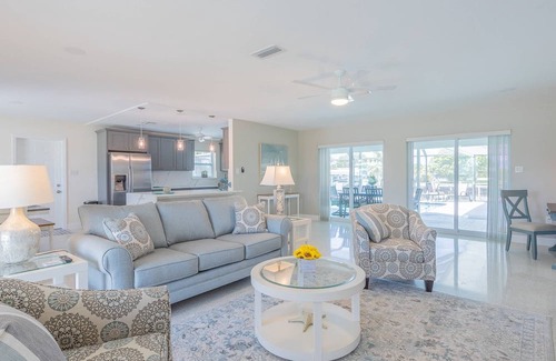 Port Charlotte - Charlotte Harbor Casa | Gorgeous Newly Renovated Modern Home! Dock, Direct Access to Charlotte Harbor! Fisherman's Delight!