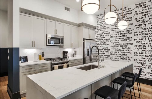 Central Business District Casa | Roami at The Brandywine | Heated Pool |4 Bed Combo