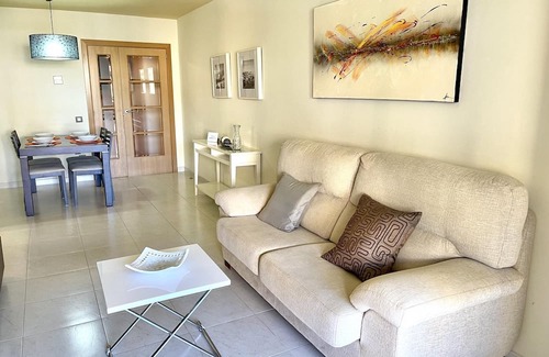La Pineda Apartamento | MALDIVAS III NEXT TO THE BEACH WITH SWIMMING POOL AND HEATED
