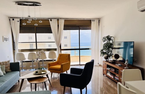 Netanya Apartamento | Elegant Apt with Balcony & Sea View by FeelHome
