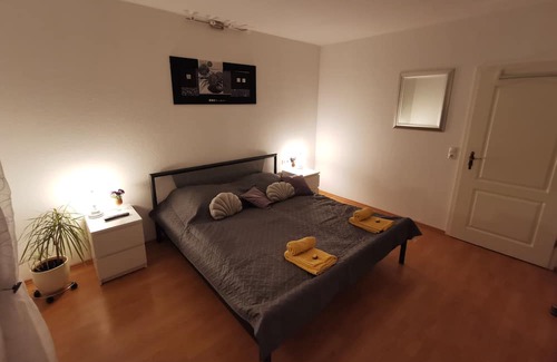 Bad Wilhelmshoehe Apartamento | 3-zi. Erdgeschosswohnung,wilhelmshöher Alle,separater Eingang,terrasse,5min Tram