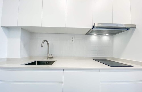 Carihuela Apartamento | Wifi, Terraza, Piscina y Acceso Privado a la Playa