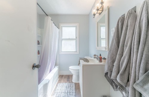 Richfield Casa | Cozy House Near Airport, MOA, Downtown Minneapolis in a prime area