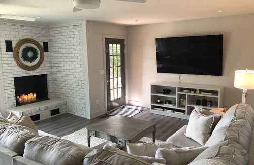 Fort Payne Casa | Beautiful Updated Home, Within a Few Minutes Of Historical Downtown Fort Payne!