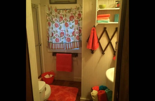 Lynn Cabina | Cozy Lake House retreat with beautiful fall foliage.