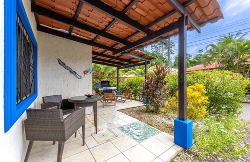 Xihu Villas Casa | Casa Paraiso - Tropical Getaway Close to Beach