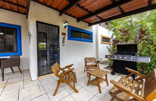 Xihu Villas Casa | Casa Paraiso - Tropical Getaway Close to Beach