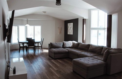 Prince George Casa | Spacious 4 Bedroom, 3 Bath Family & Dog-Friendly