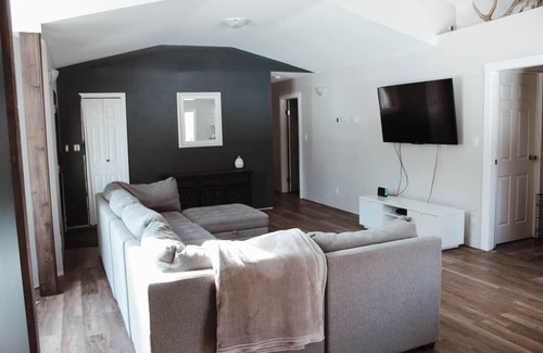 Prince George Casa | Spacious 4 Bedroom, 3 Bath Family & Dog-Friendly
