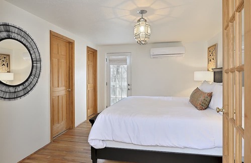 Downtown Santa Fe Cama Y Desayuno | Dos Hermanas Casita 4 | Inviting Downtown | 1BR/1BA