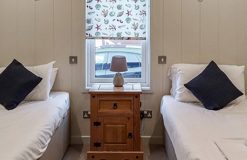 Gisleham Cabina | 2 bedroom accommodation in Lowestoft