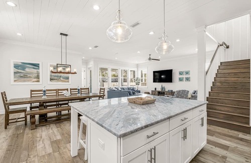 Crystal Beach Casa | Clear Sky by AvantStay | 5min walk to the beach!