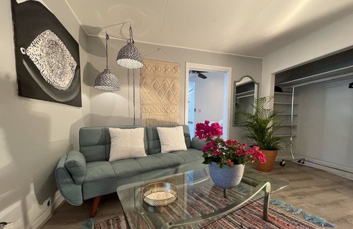 Nuuanu - Punchbowl Casa | Tropical Villa with Hot tub- Great location!