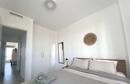 Nueva Milla de Oro Apartamento | Superb NEW apartment with 3 bedrooms, Sea & Mountain views, swimming pool, WIFI
