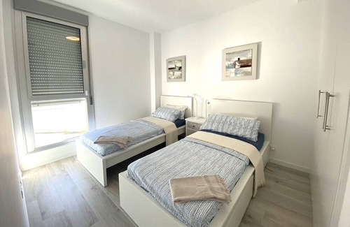 Nueva Milla de Oro Apartamento | Superb NEW apartment with 3 bedrooms, Sea & Mountain views, swimming pool, WIFI